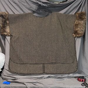 Elegant Brown Women's Hi-Low Poncho Cape with Faux Fur Accents